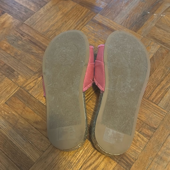 Juicy couture flip flops size 2 - Picture 3 of 8
